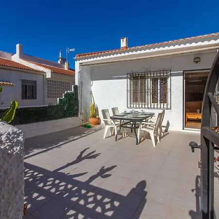 Gorgeous In With Kitchen Holiday home *